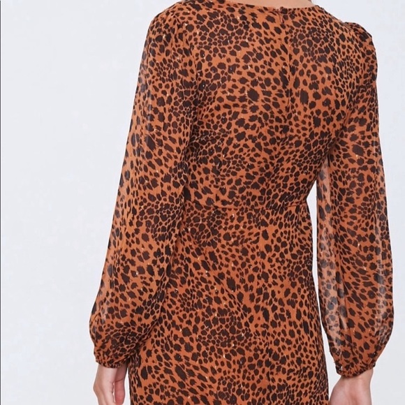 Forever 21 Leopard Print Dress 🐆 - Picture 2 of 2